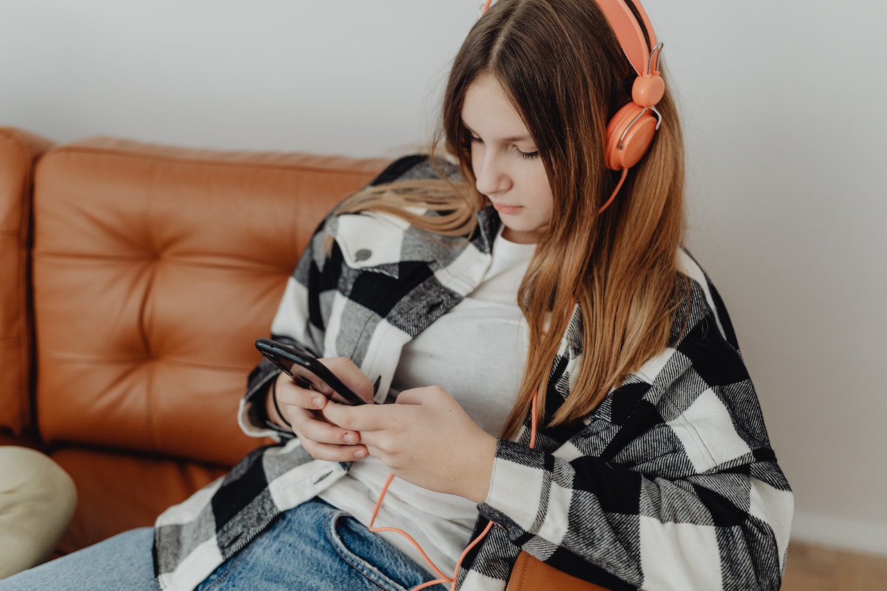 listening 